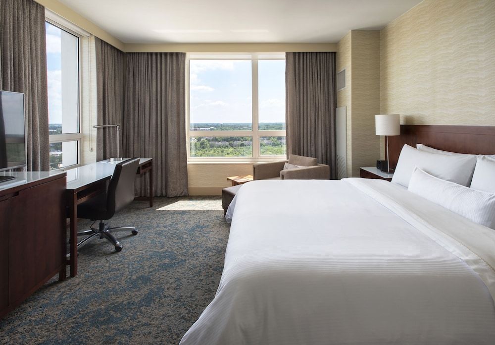 Premium Room, 1 King Bed, Corner