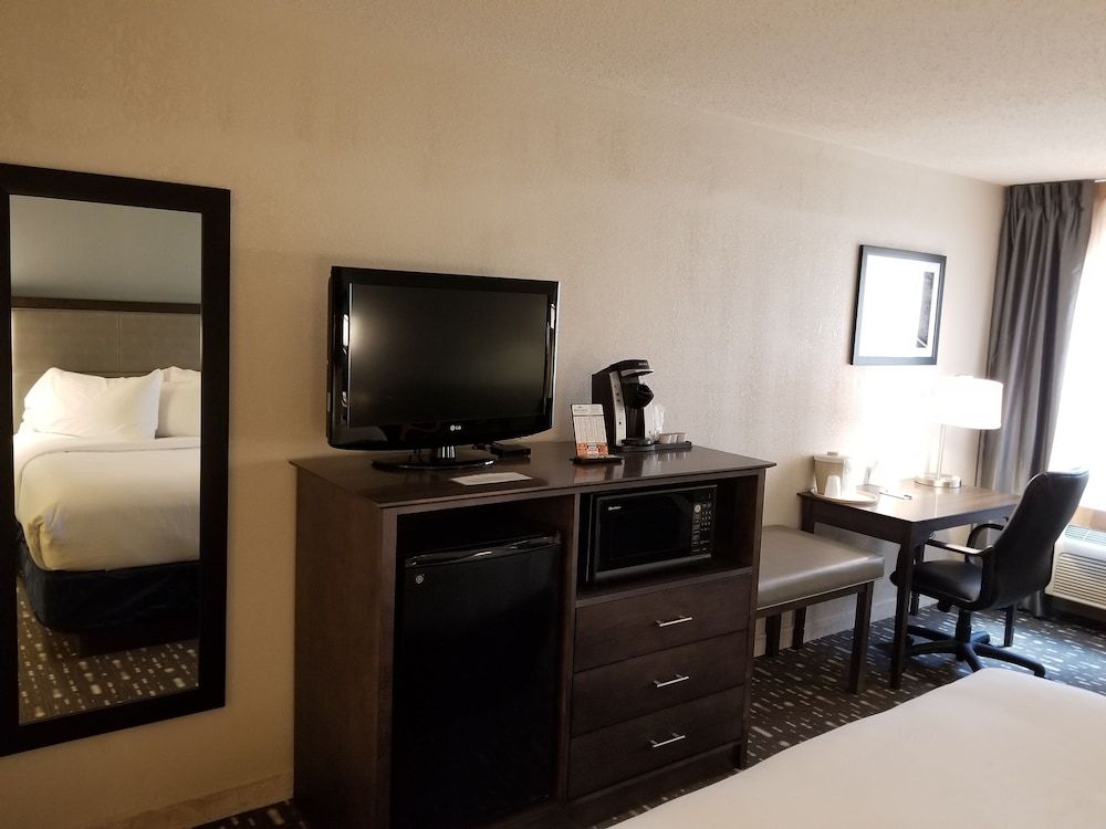 Room, 2 Queen Beds, Accessible, Non Smoking