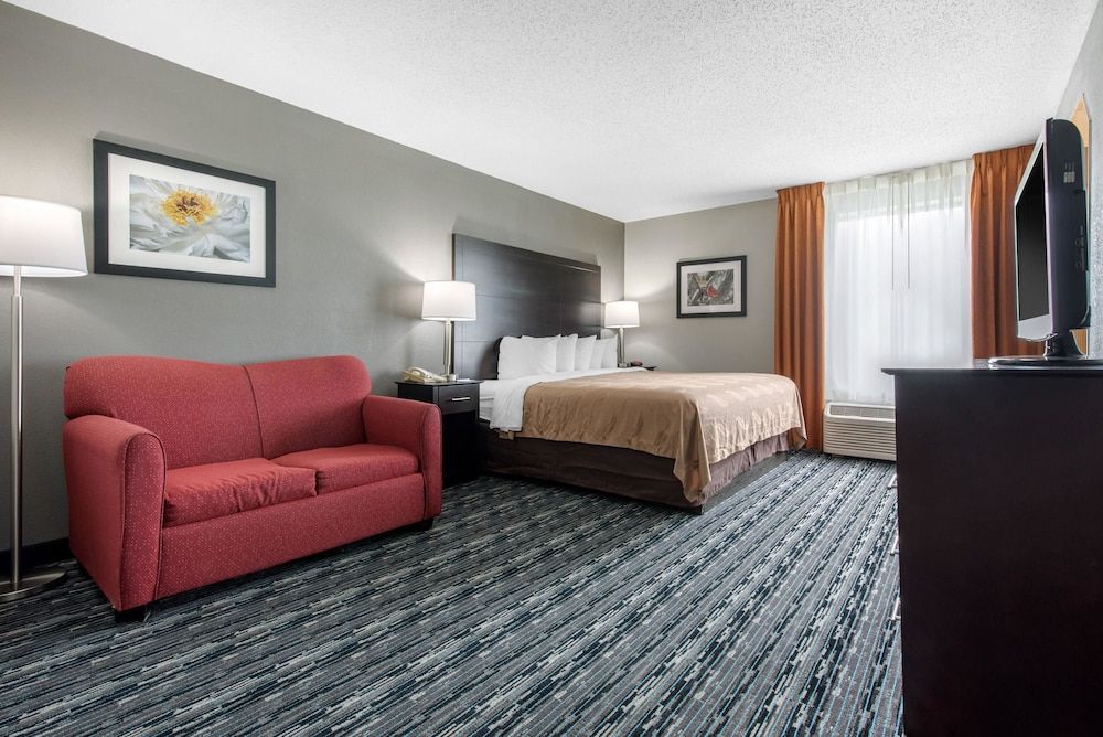 Suite, 1 King Bed with Sofa bed, Non Smoking