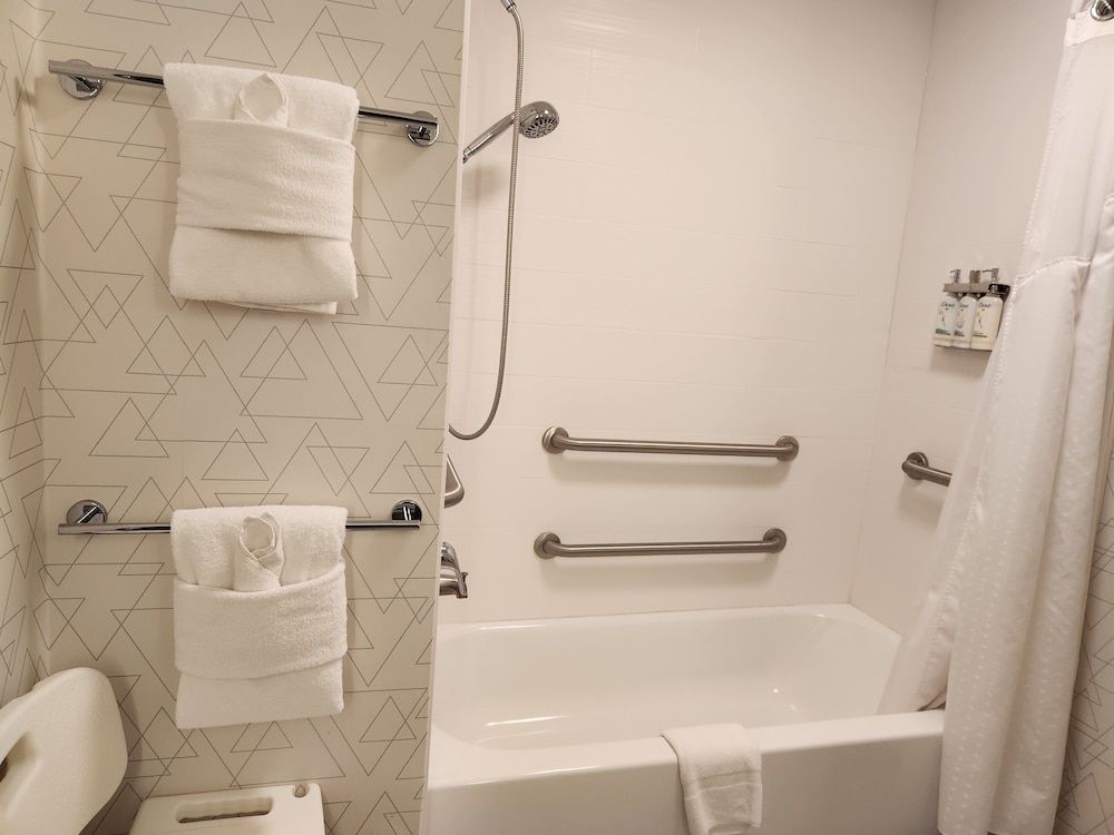 Suite, 1 King Bed, Accessible (Mobility)