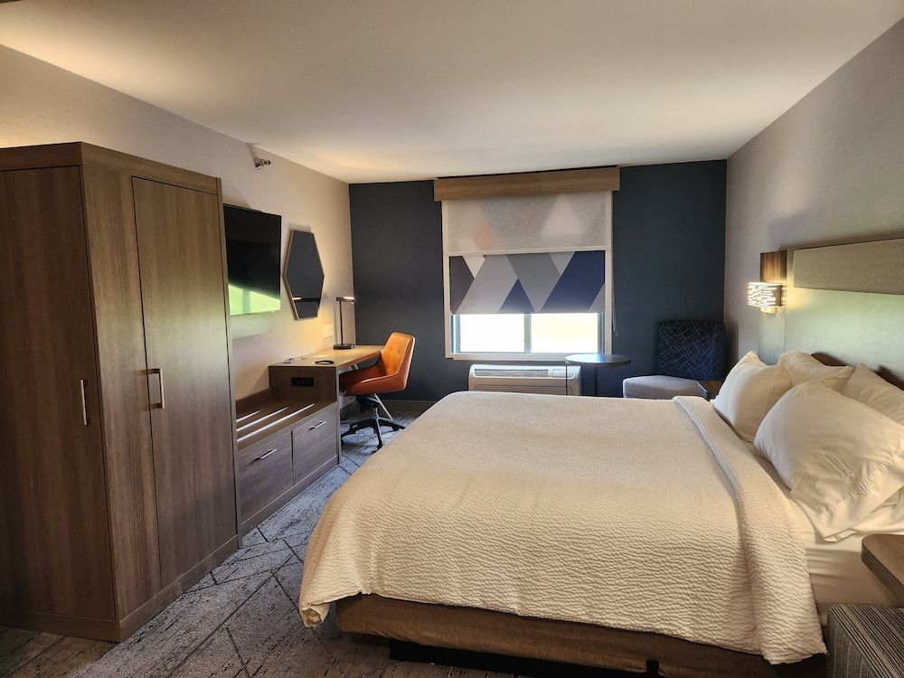 Room, 1 King Bed, Accessible (Mobility)