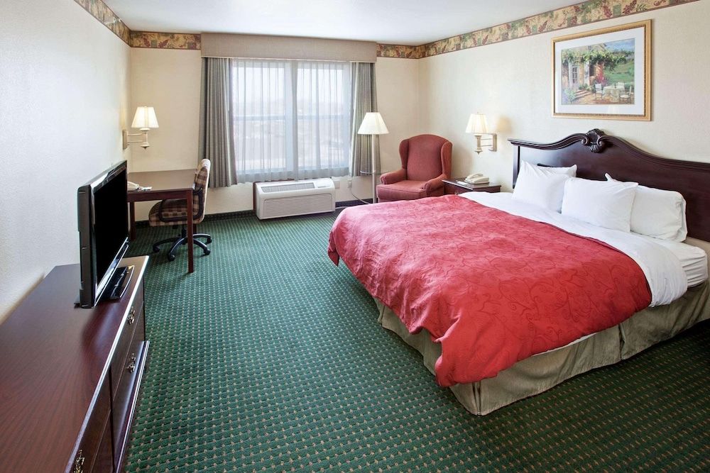 Studio Suite, 1 King Bed, Accessible, Non Smoking