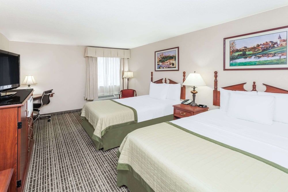 Double Room, 2 Double Beds, Accessible