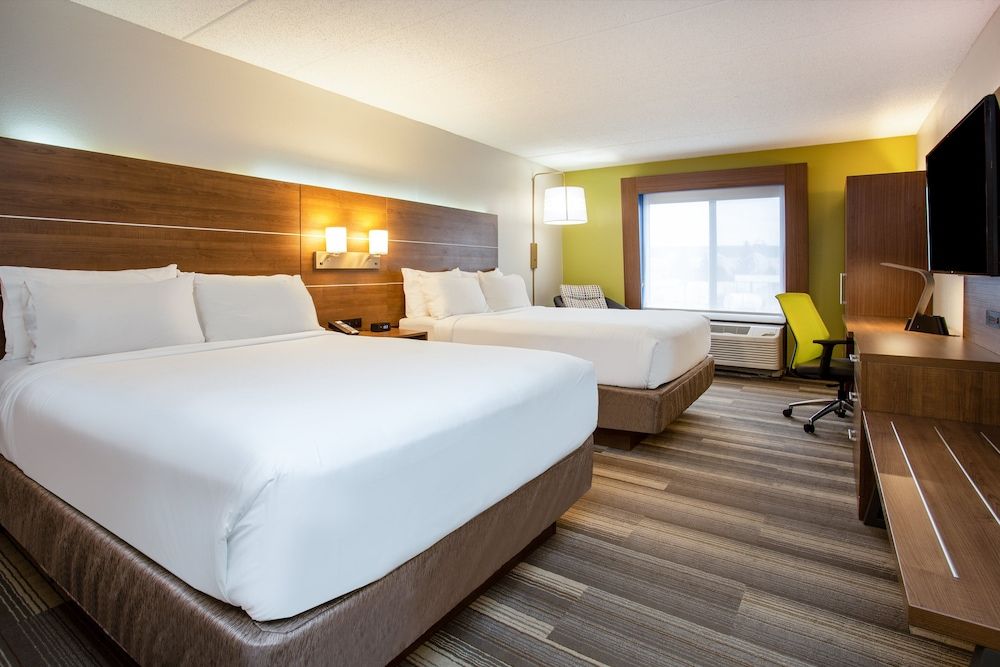 Suite, 2 Queen Beds (Additional Living Area)
