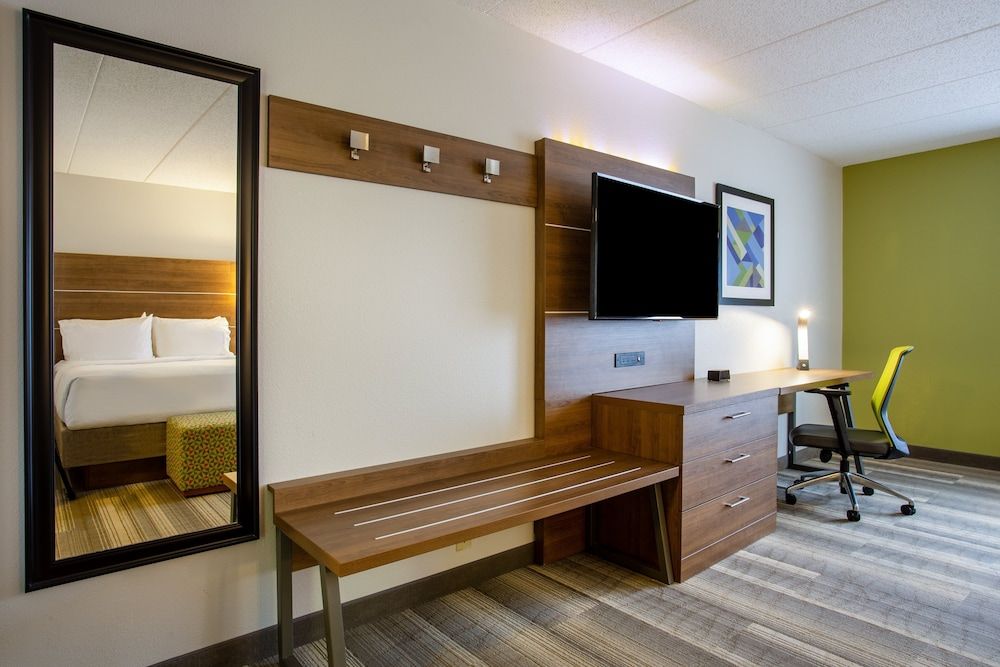 Suite, 2 Queen Beds (Additional Living Area)