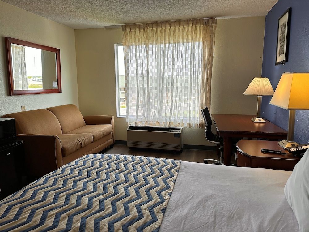 Suite, 1 King Bed, Non Smoking