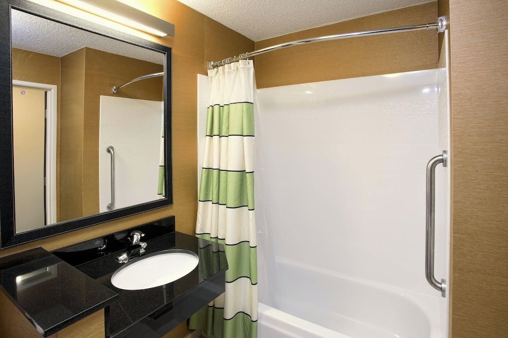 Room, 2 Double Beds (Mobility Accessible, Tub)