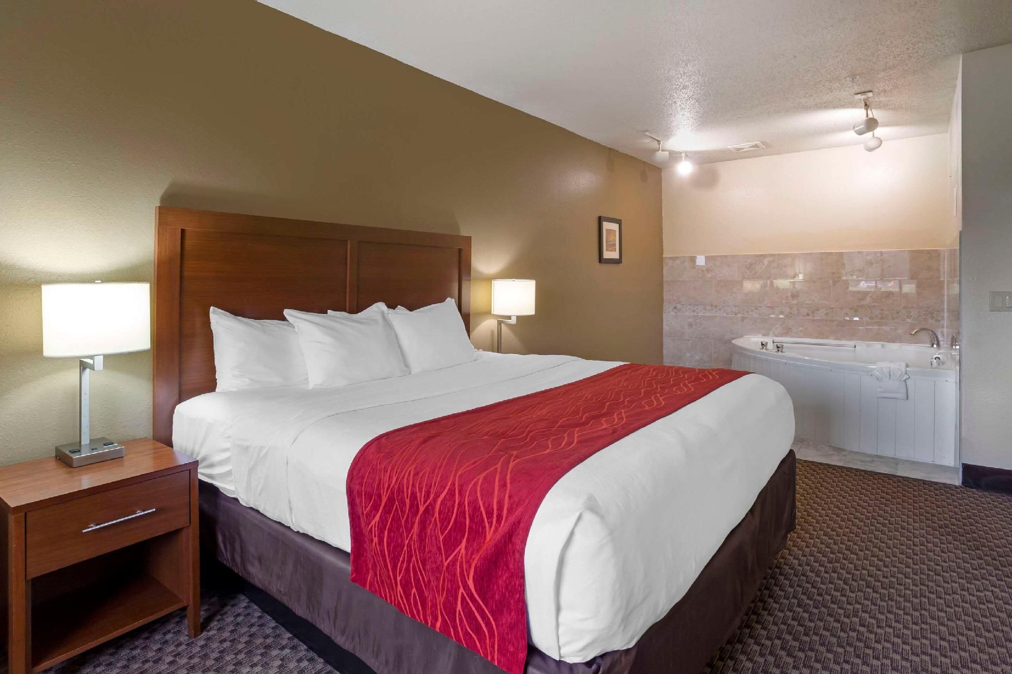 1 King Bed, Suite, Nonsmoking, Upgrade