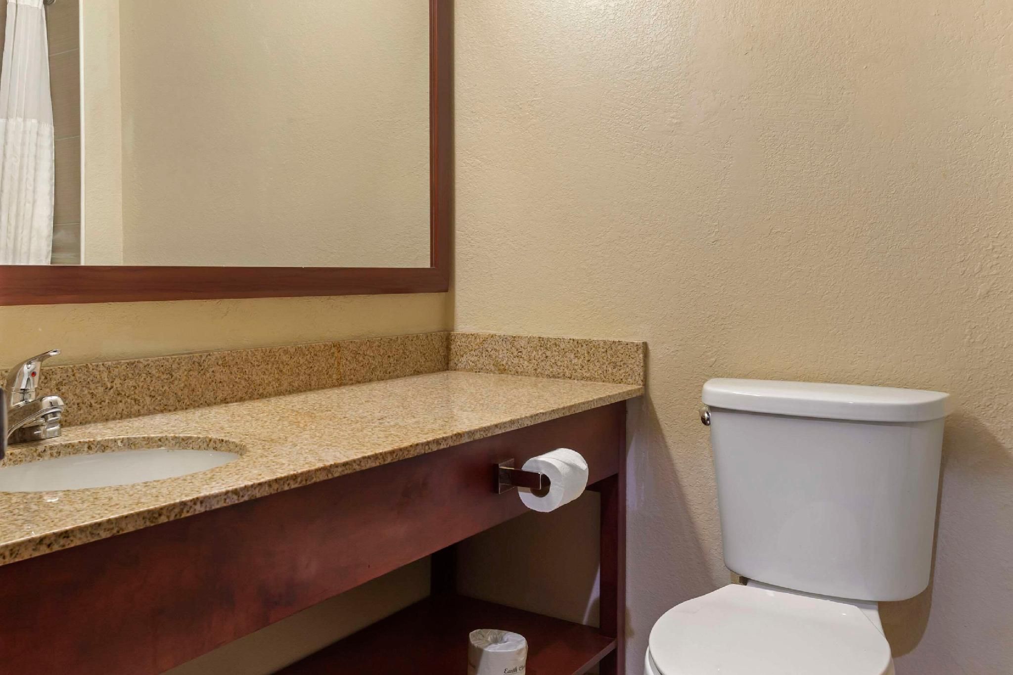 2 Queen Beds, Nonsmoking, Upgrade