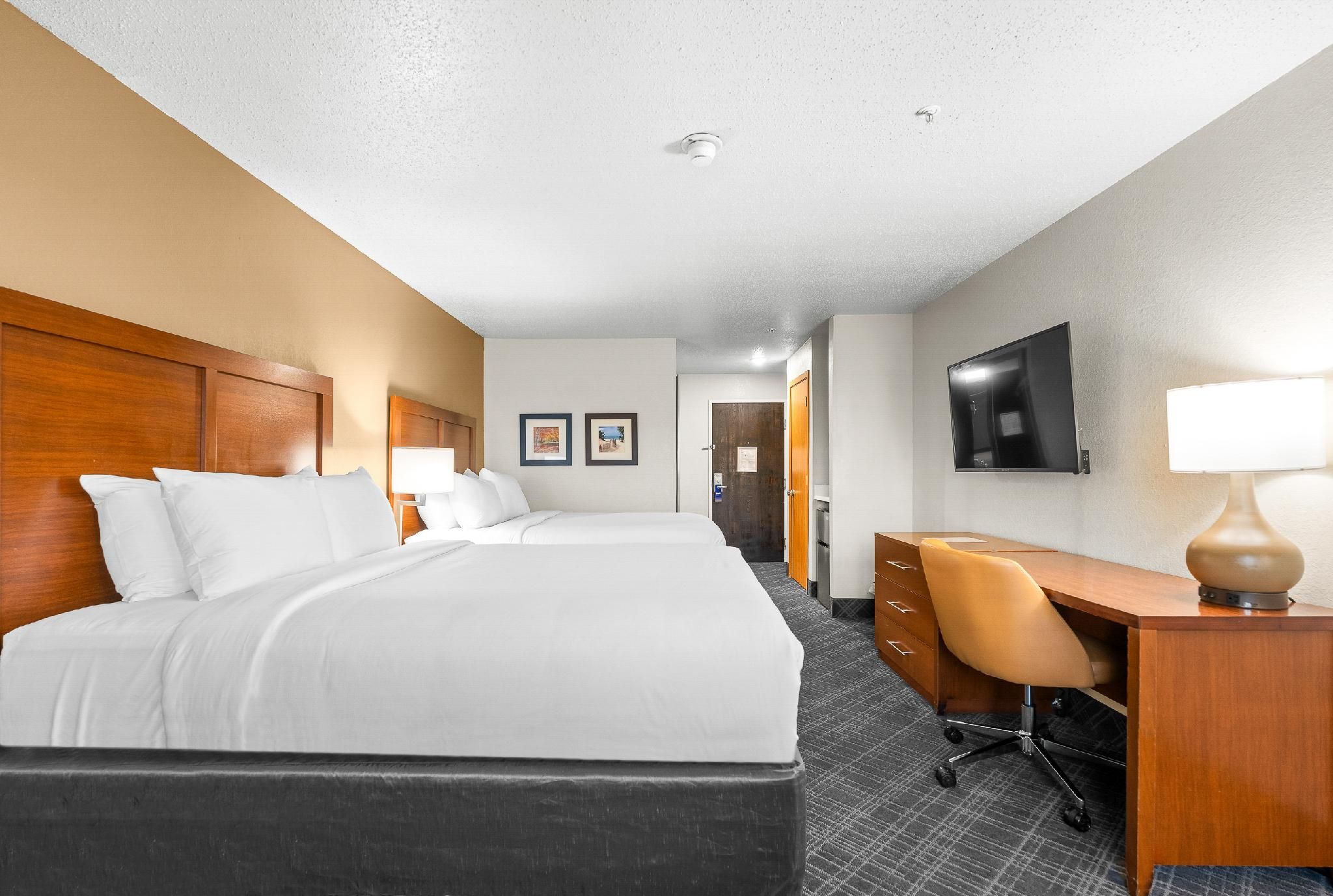 2 Queen Beds, Nonsmoking, Upgrade