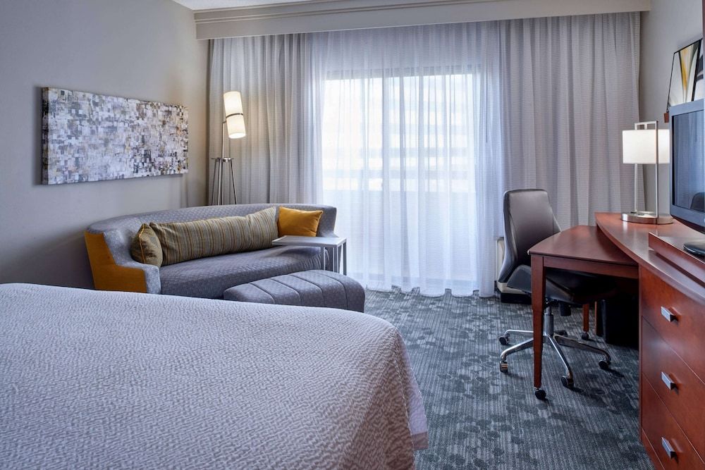 Deluxe Room, 1 King Bed with Sofa bed