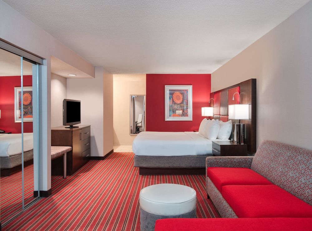 Premium Room, 1 King Bed, Accessible (Communications, Roll-In Shower)