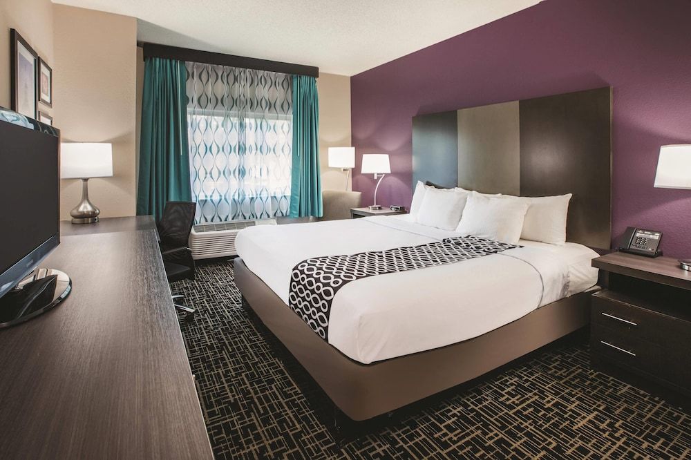Comfort Room, 1 King Bed, Non Smoking