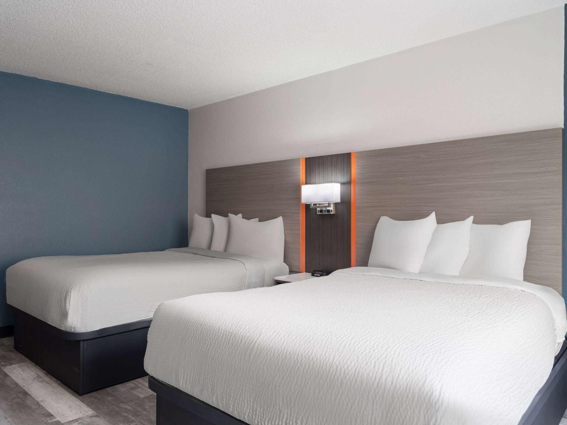2 Double Beds, Mobility/Hearing Accessible Room, Roll-In Shower, Non-Smoking