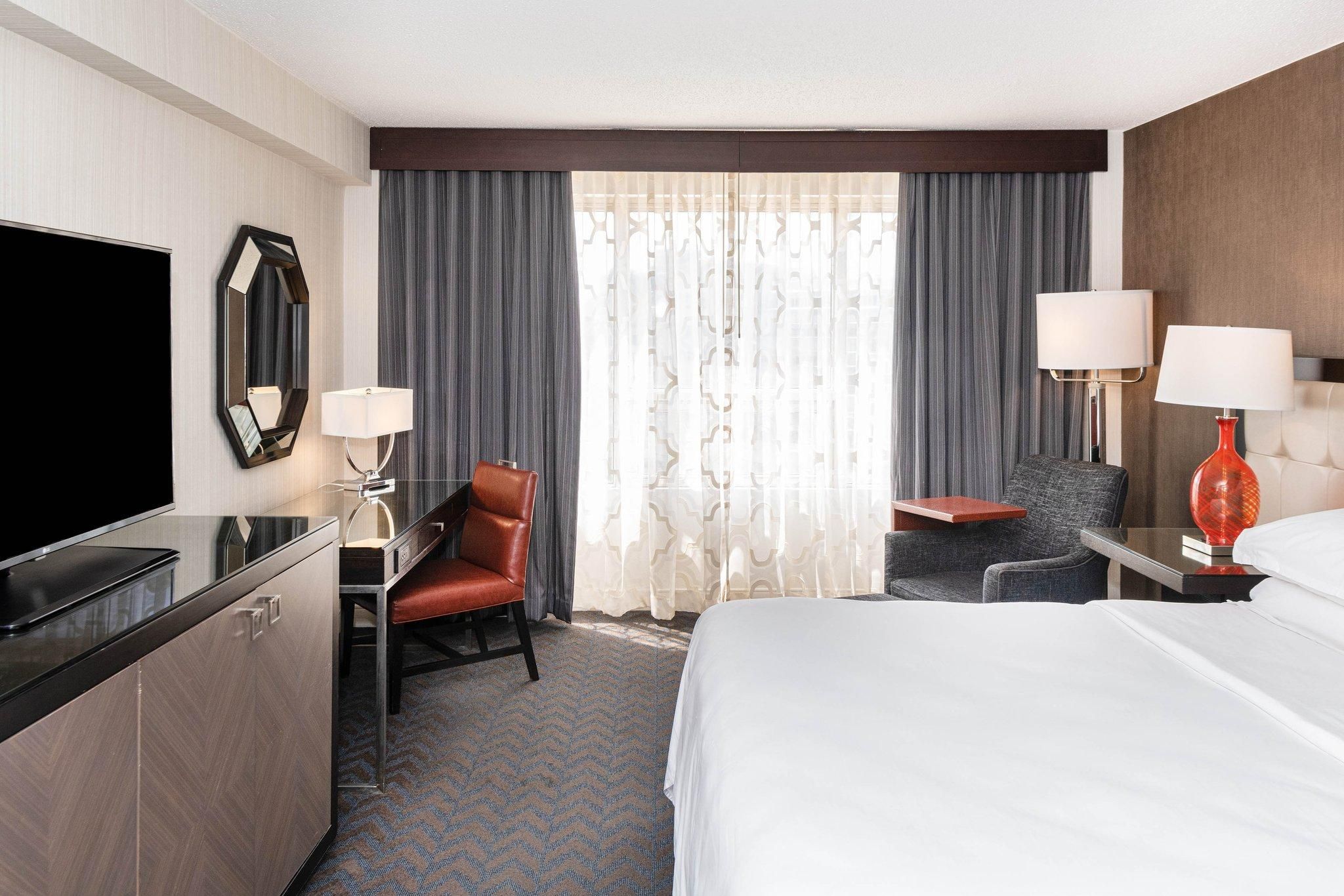 Traditional, Guest room, 1 King, City view