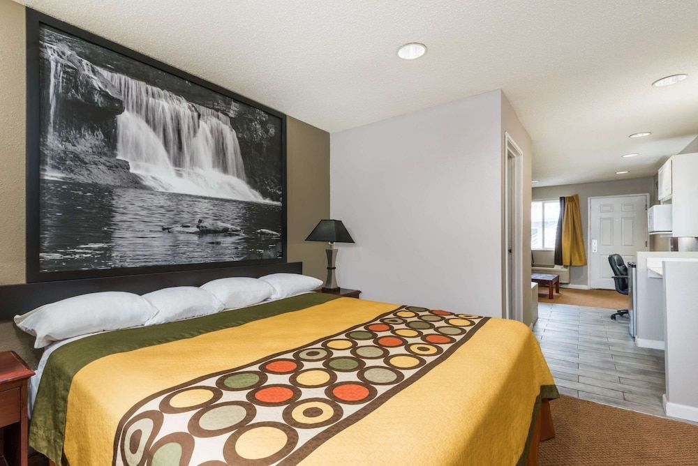 Suite, 1 King Bed, Non Smoking, Jetted Tub