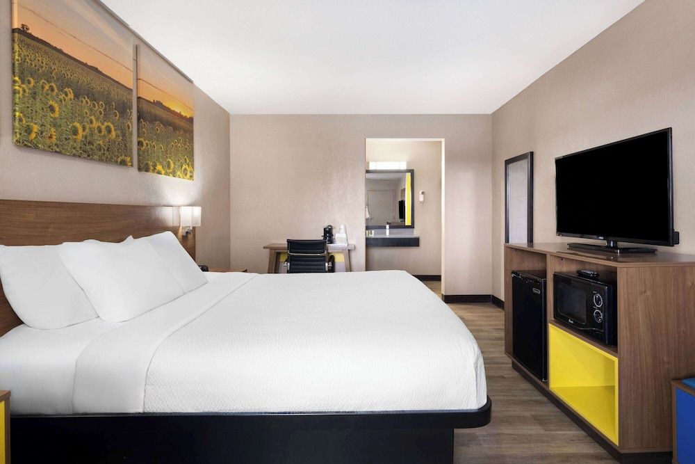 Room, 1 King Bed, Accessible, Non Smoking