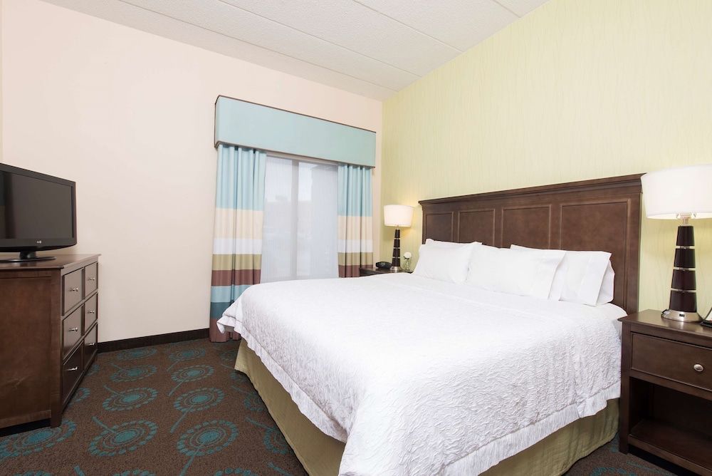 Suite, 1 King Bed, Non Smoking, Kitchen