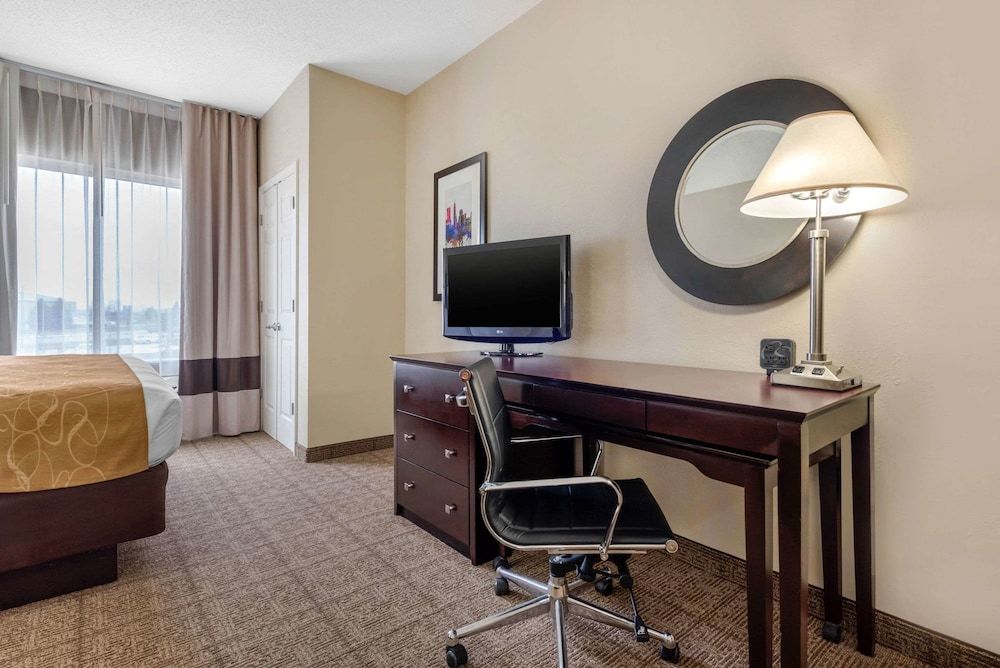 Suite, 1 Queen Bed with Sofa bed, Accessible, Non Smoking
