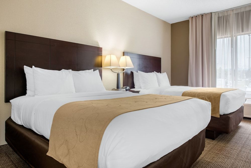 Suite, Multiple Beds, Non Smoking (2 Queen Beds and Sleeper Sofa)