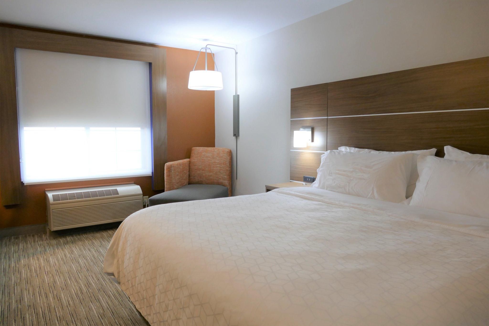 1 King Bed Standard Extra Floor Space