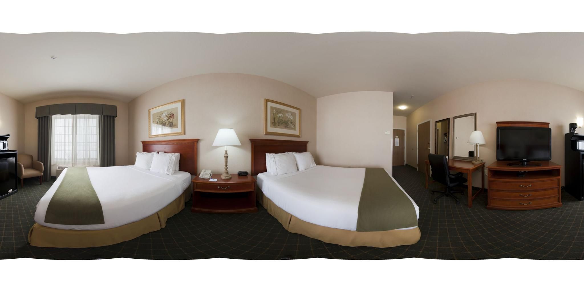 2 Queen Beds Standard Comm Access