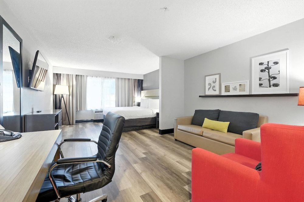 Studio Suite, 1 King Bed, Non Smoking