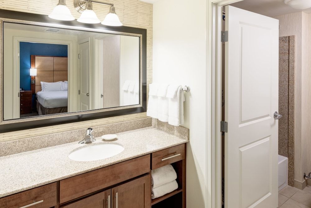 Suite, 1 Bedroom (Hearing Accessible)