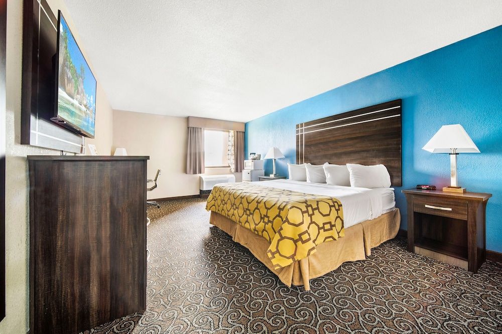 Suite, 1 King Bed, Non Smoking, Jetted Tub