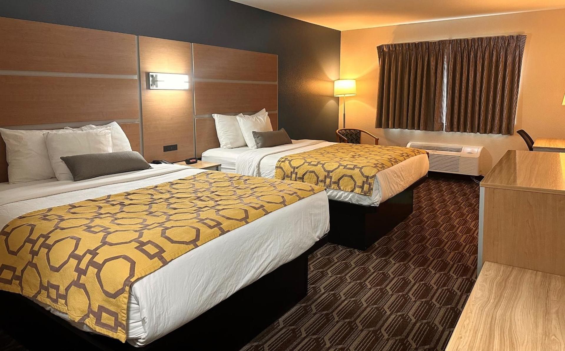 2 Queen Beds Non-Smoking