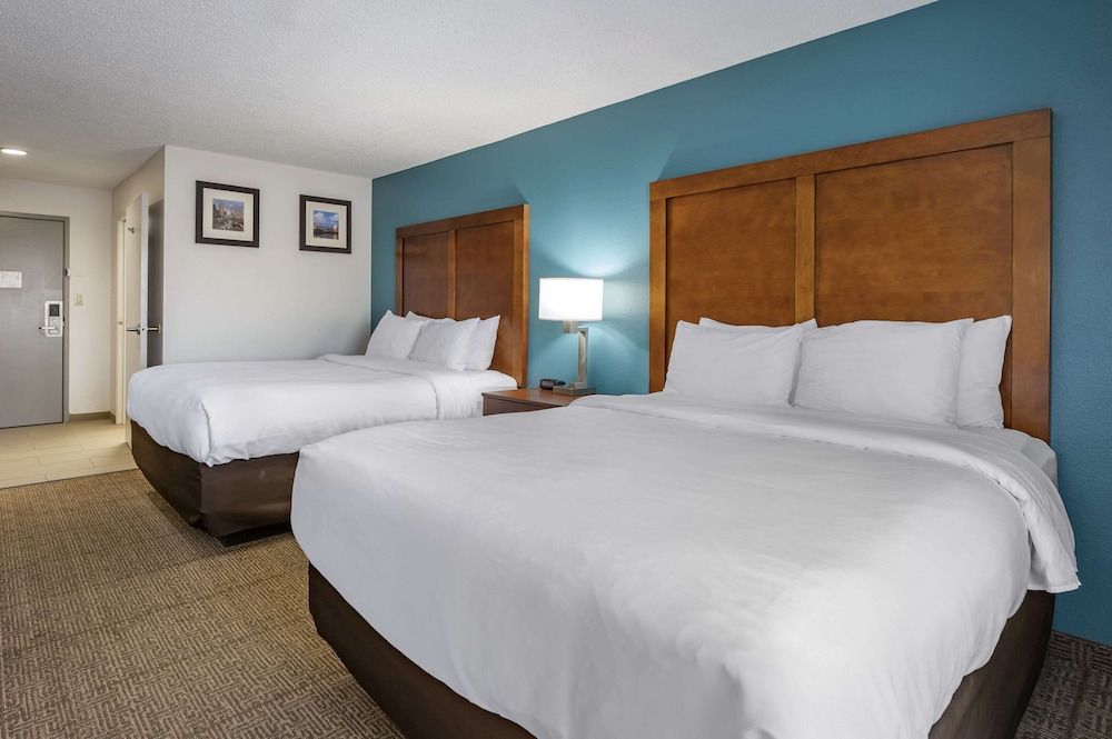 Standard Room, 2 Queen Beds, Non Smoking