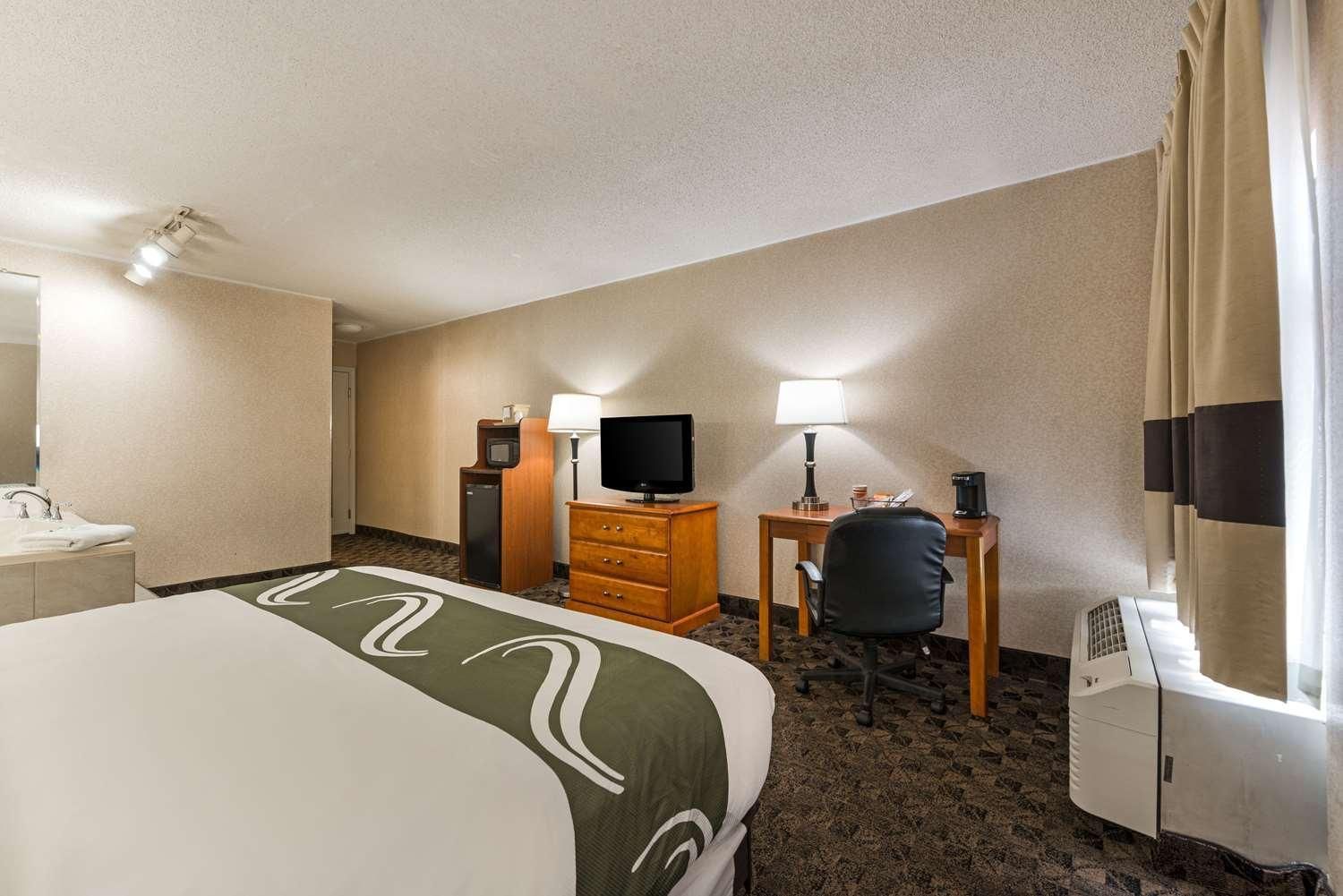 1 King Bed, Suite, Non-Smoking
