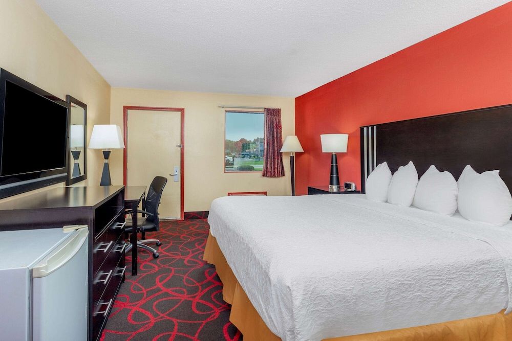 Room, 1 King Bed, Accessible, Non Smoking (Mobility)