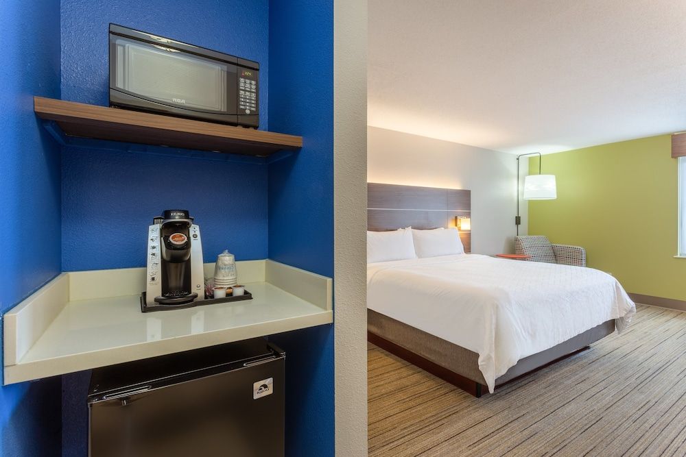 Standard Room, 1 King Bed