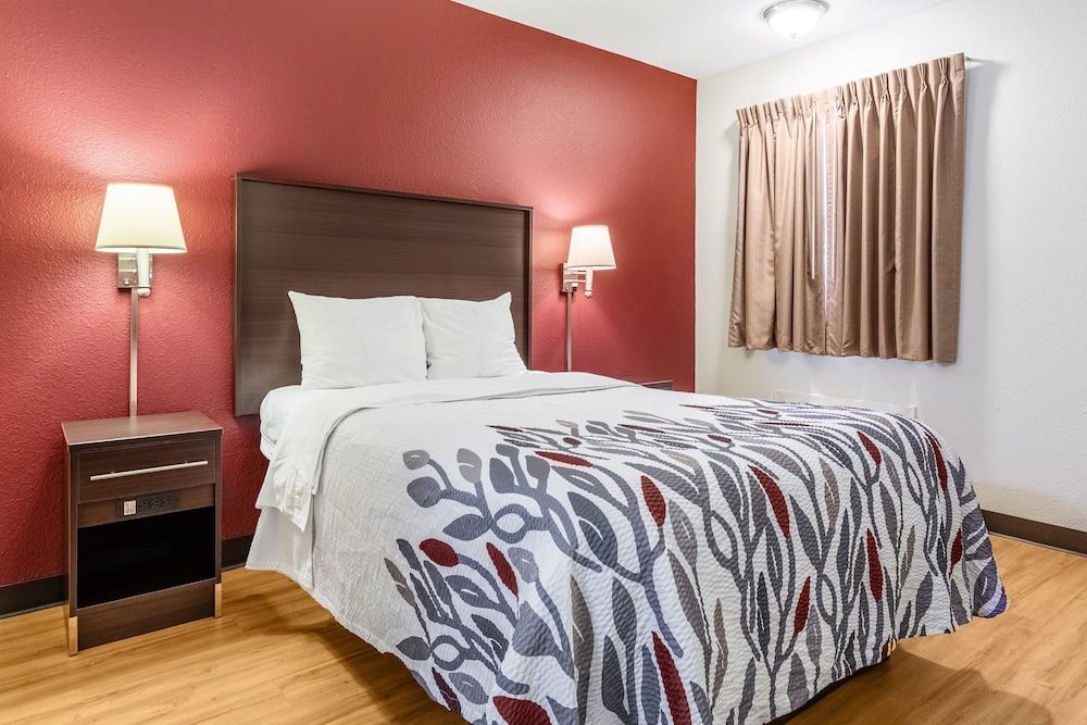 Red Roof Inn Scottsburg Deluxe Room, 1 Double Bed, Non Smoking