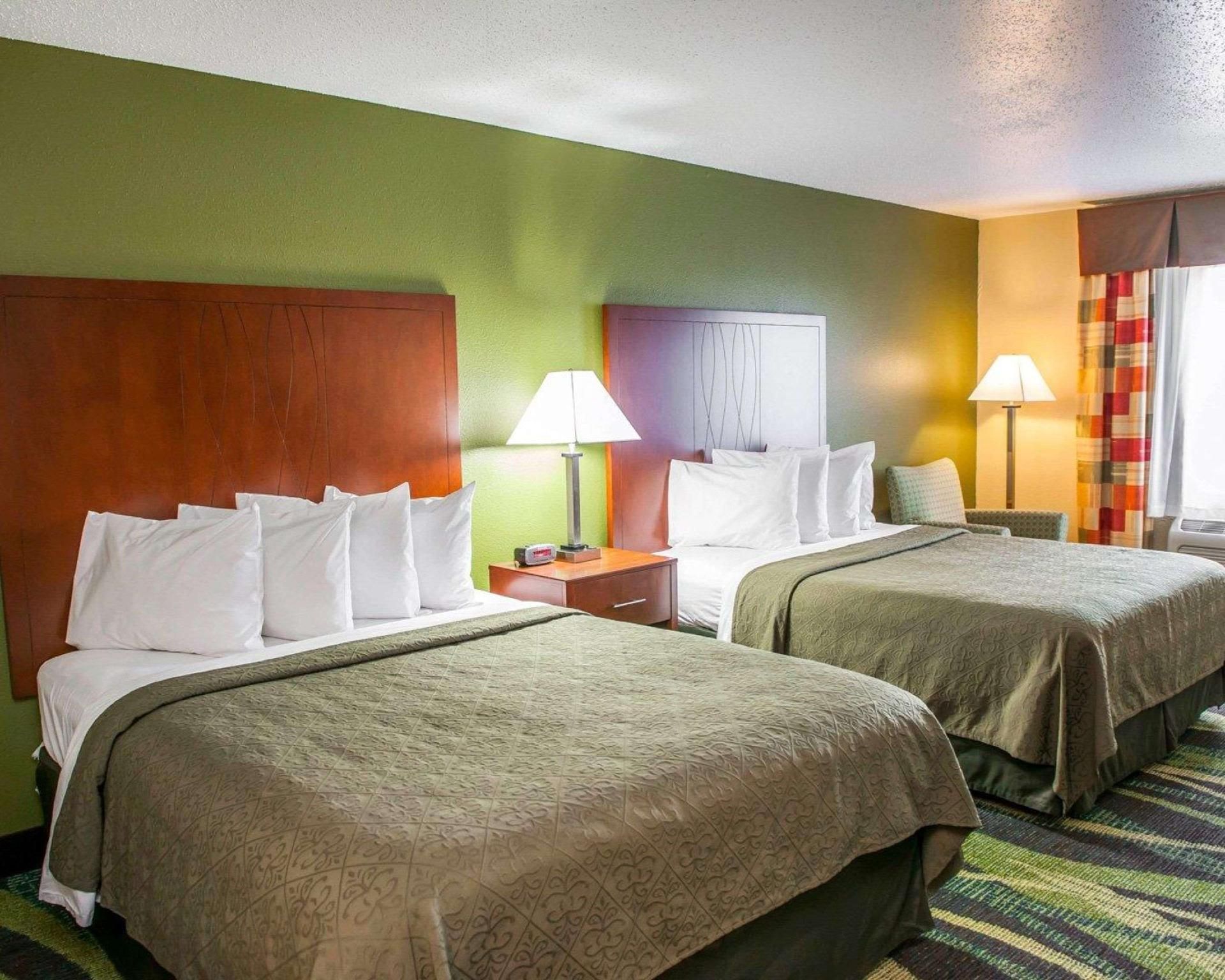 2 Queen Beds, Nonsmoking, Accessible