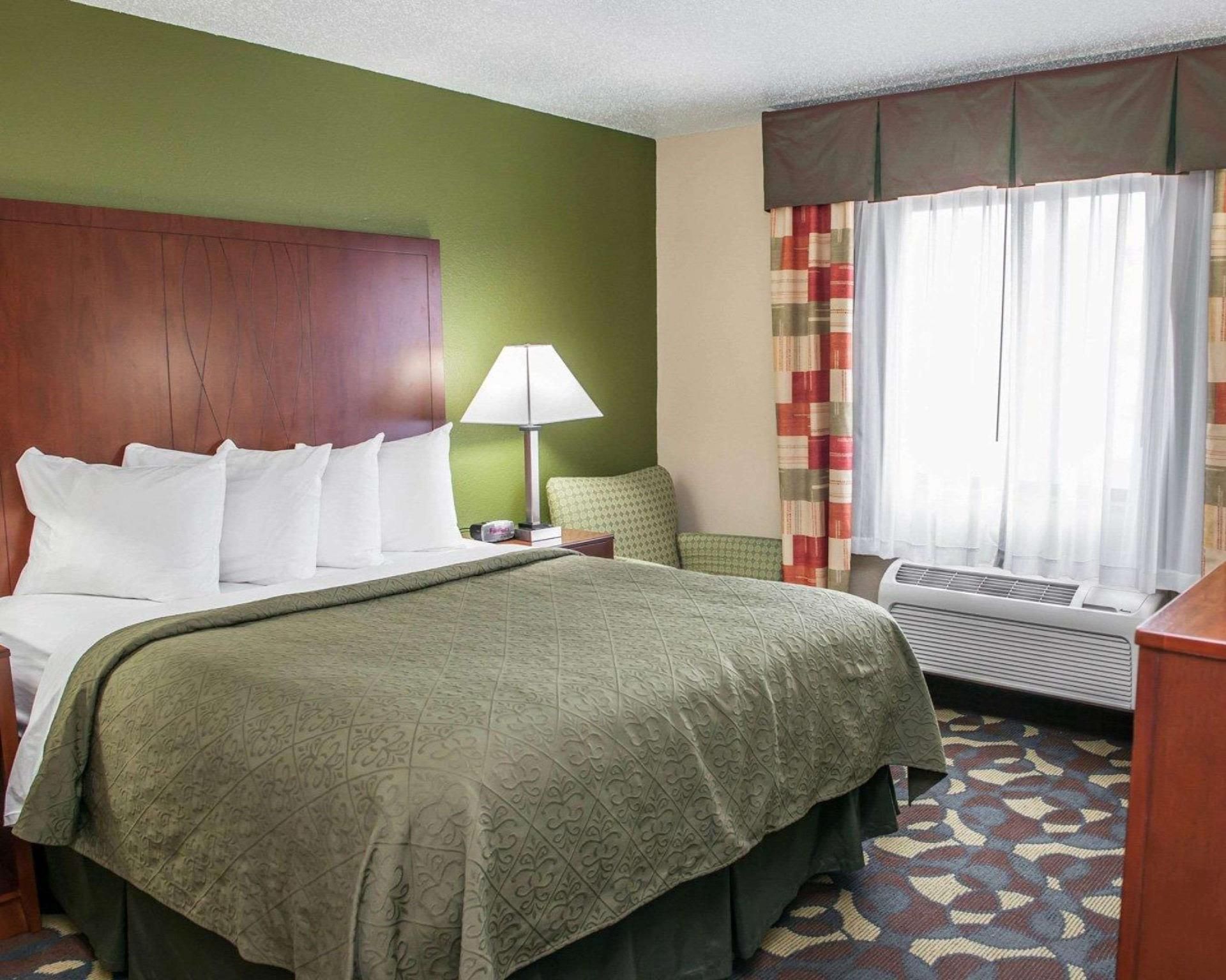 1 Queen Bed, Nonsmoking
