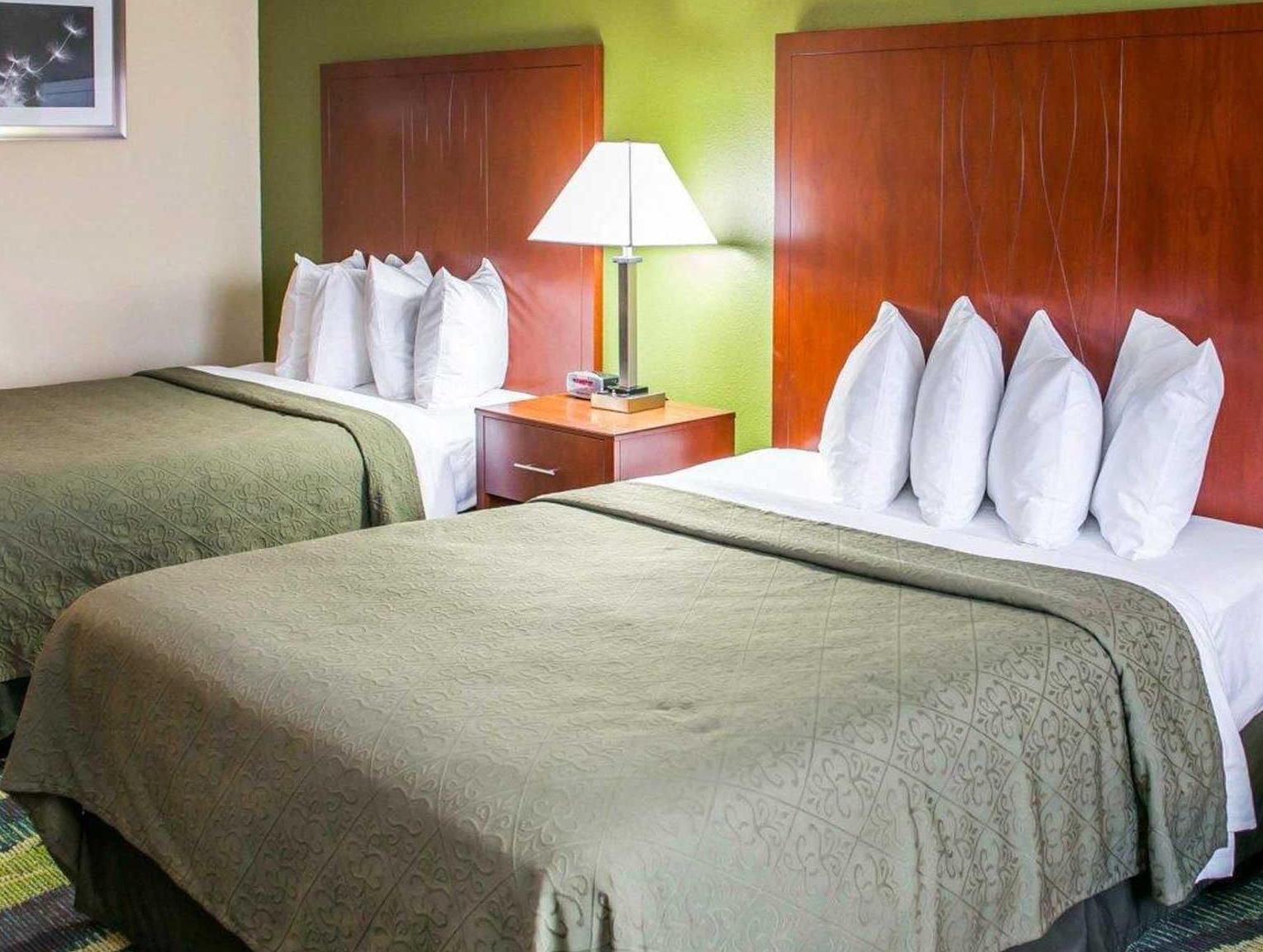 2 Queen Beds Nonsmoking
