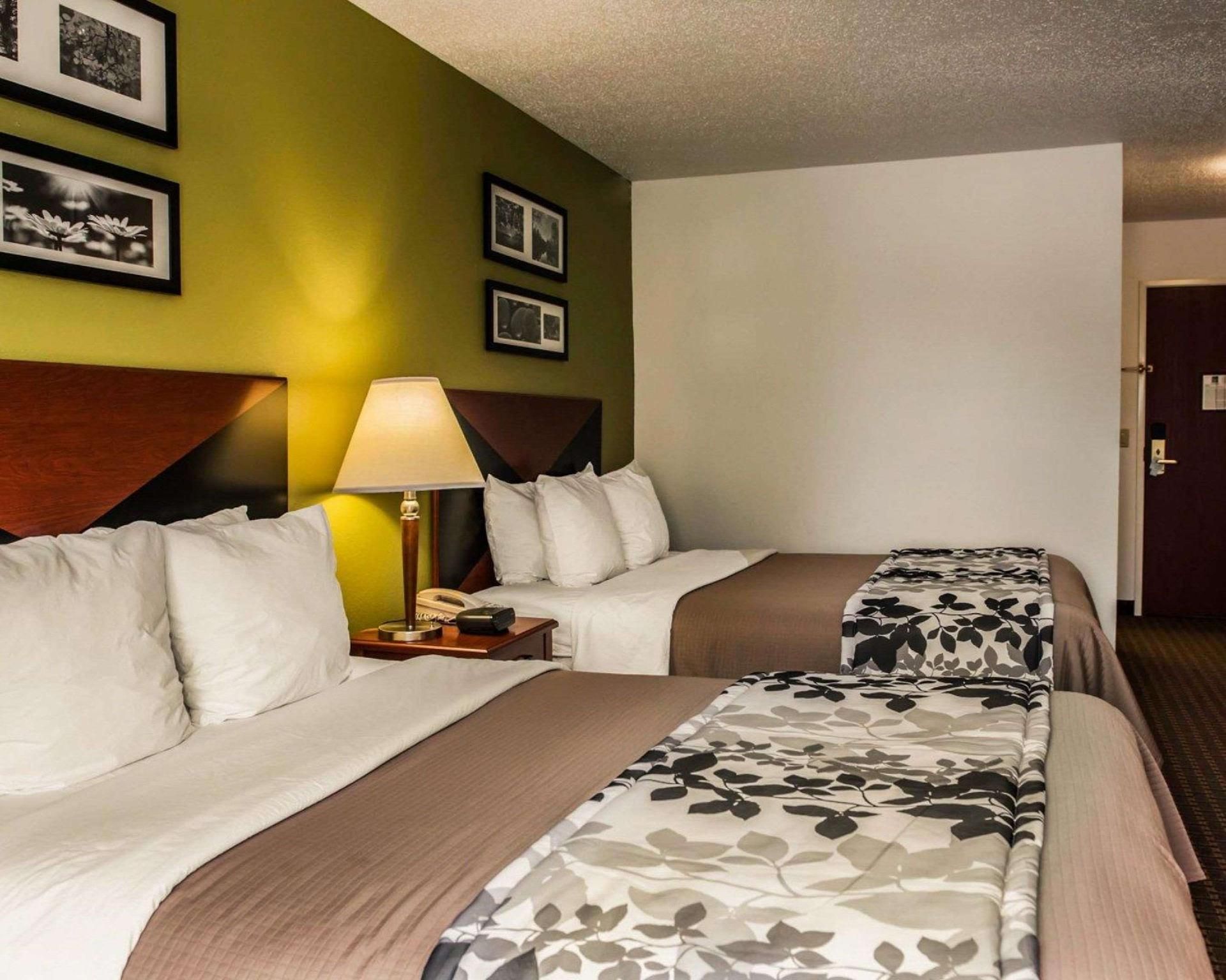 2 Queen Beds, Nonsmoking, Accessible