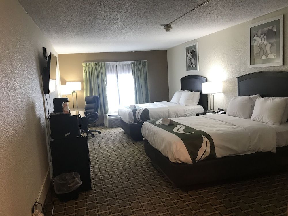 Quality Inn Vincennes Standard Room, 2 Queen Beds, Non Smoking 3