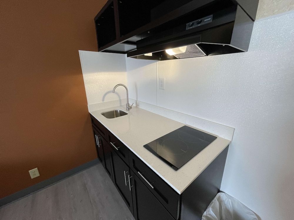 Best Western Plus Warsaw Standard Room, 1 King Bed, Non Smoking, Kitchenette 7