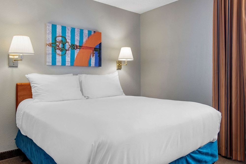 Signature Suite, 1 Queen Bed, Accessible, Non Smoking (Efficiency)