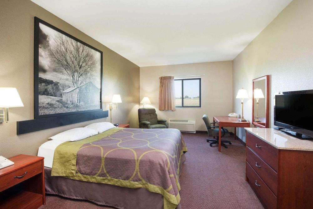 Standard Room, 1 Queen Bed