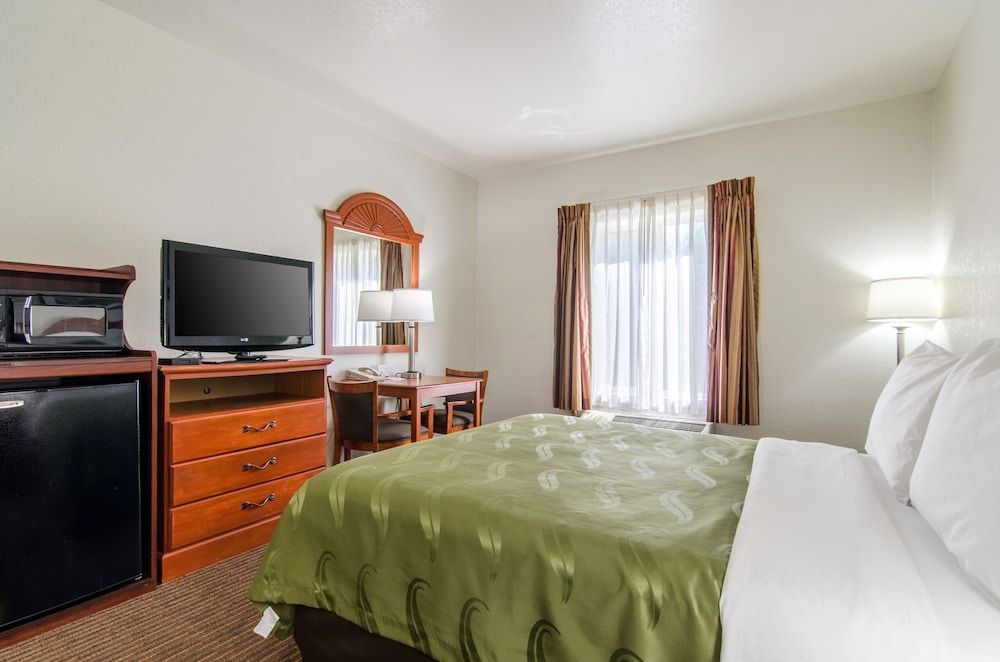 Standard Room, 2 Queen Beds, Non Smoking