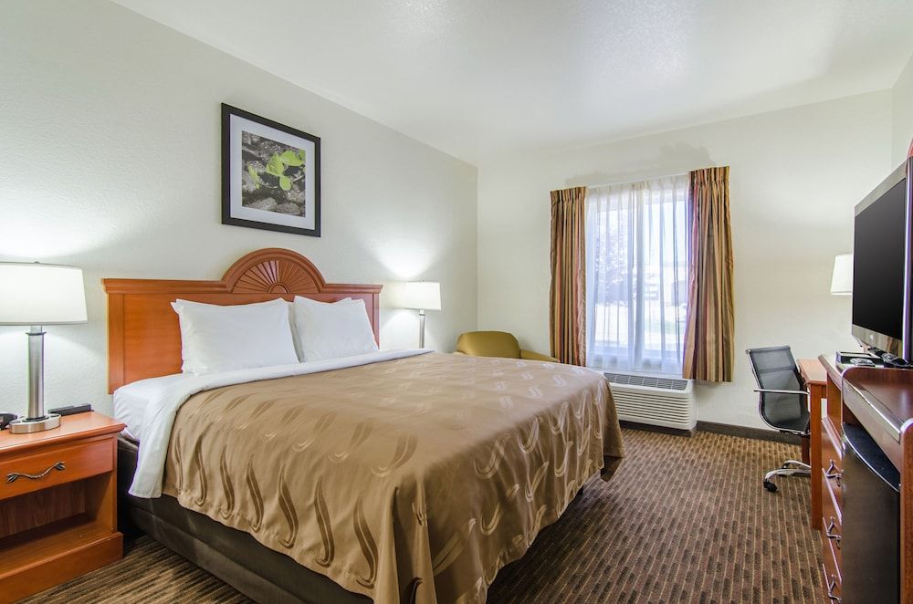 Standard Room, 1 King Bed, Non Smoking