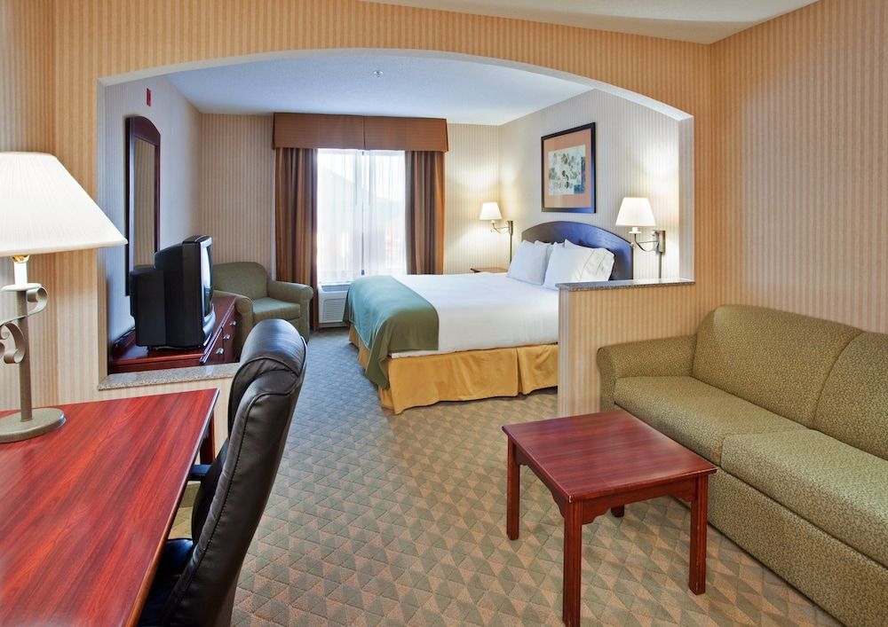 Suite, 1 King Bed (Additional Living Area)
