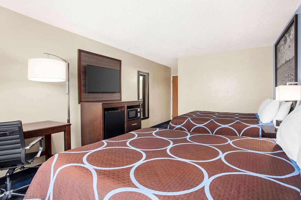 Room, 2 Queen Beds, Non Smoking, Microwave