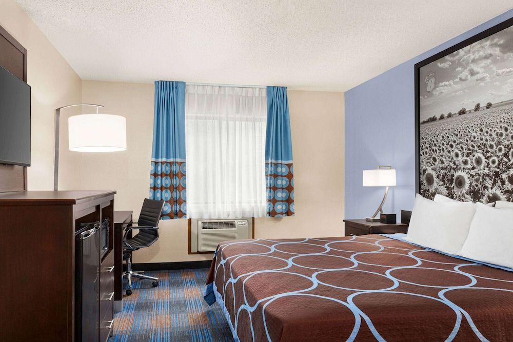 Standard Room, 1 King Bed
