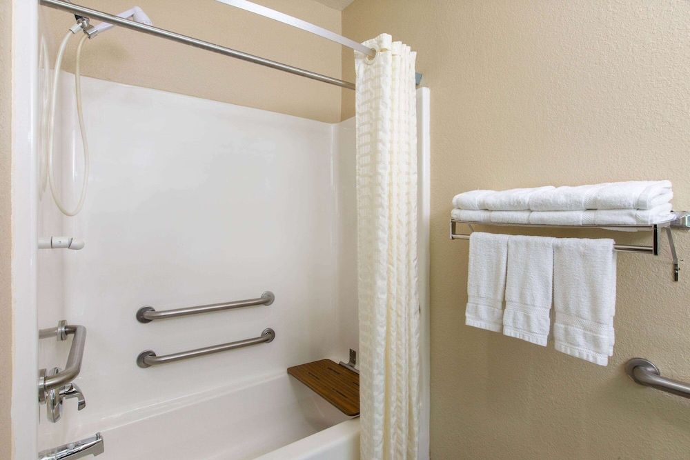 Room, 2 Double Beds, Accessible, Non Smoking (Mobility, Bathtub w/ Grab Bars)