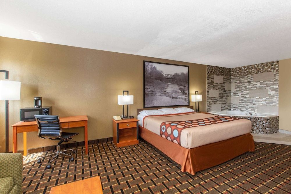 Deluxe Studio Suite, 1 King Bed, Non Smoking